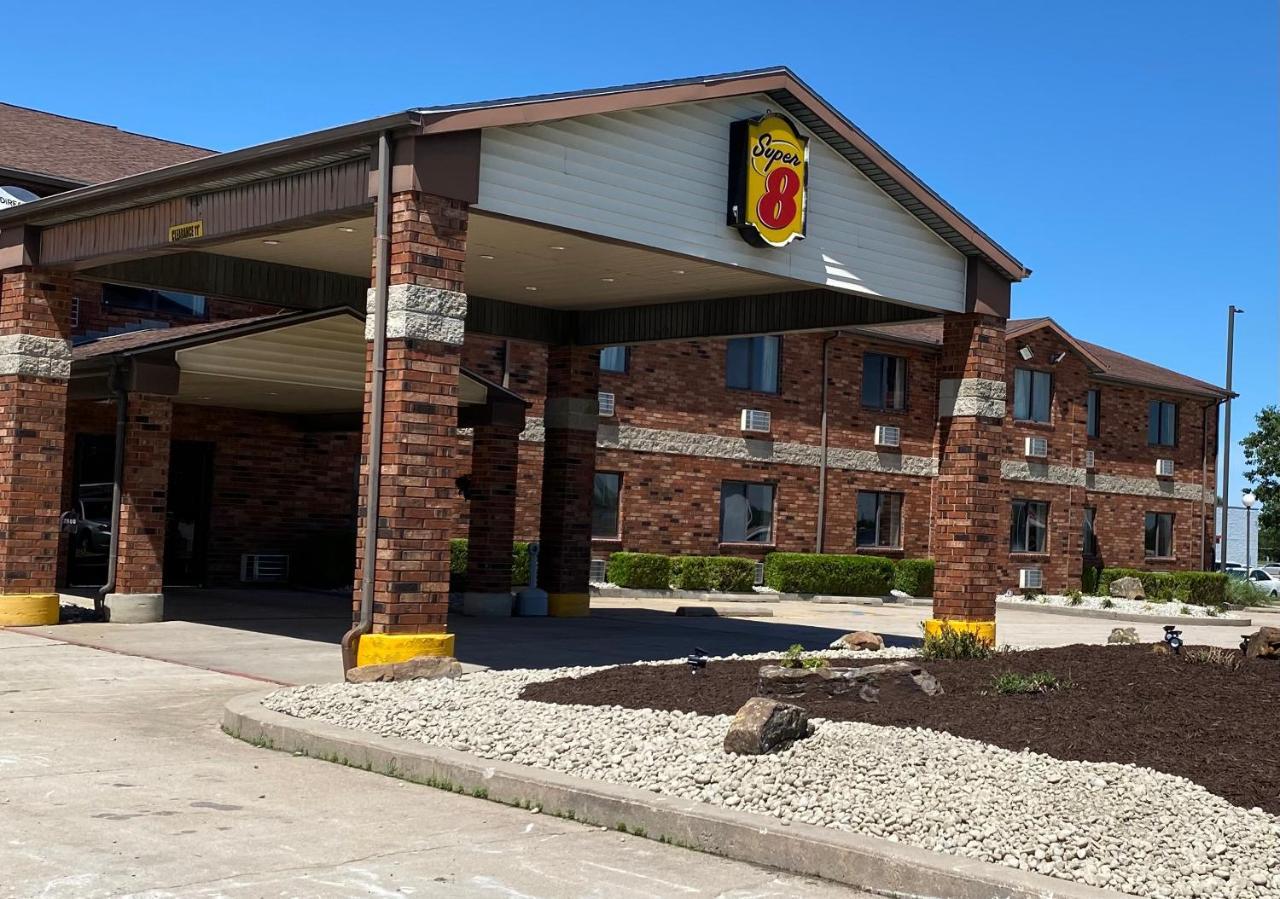 Super 8 by Wyndham Independence Hotel Eksteriør billede