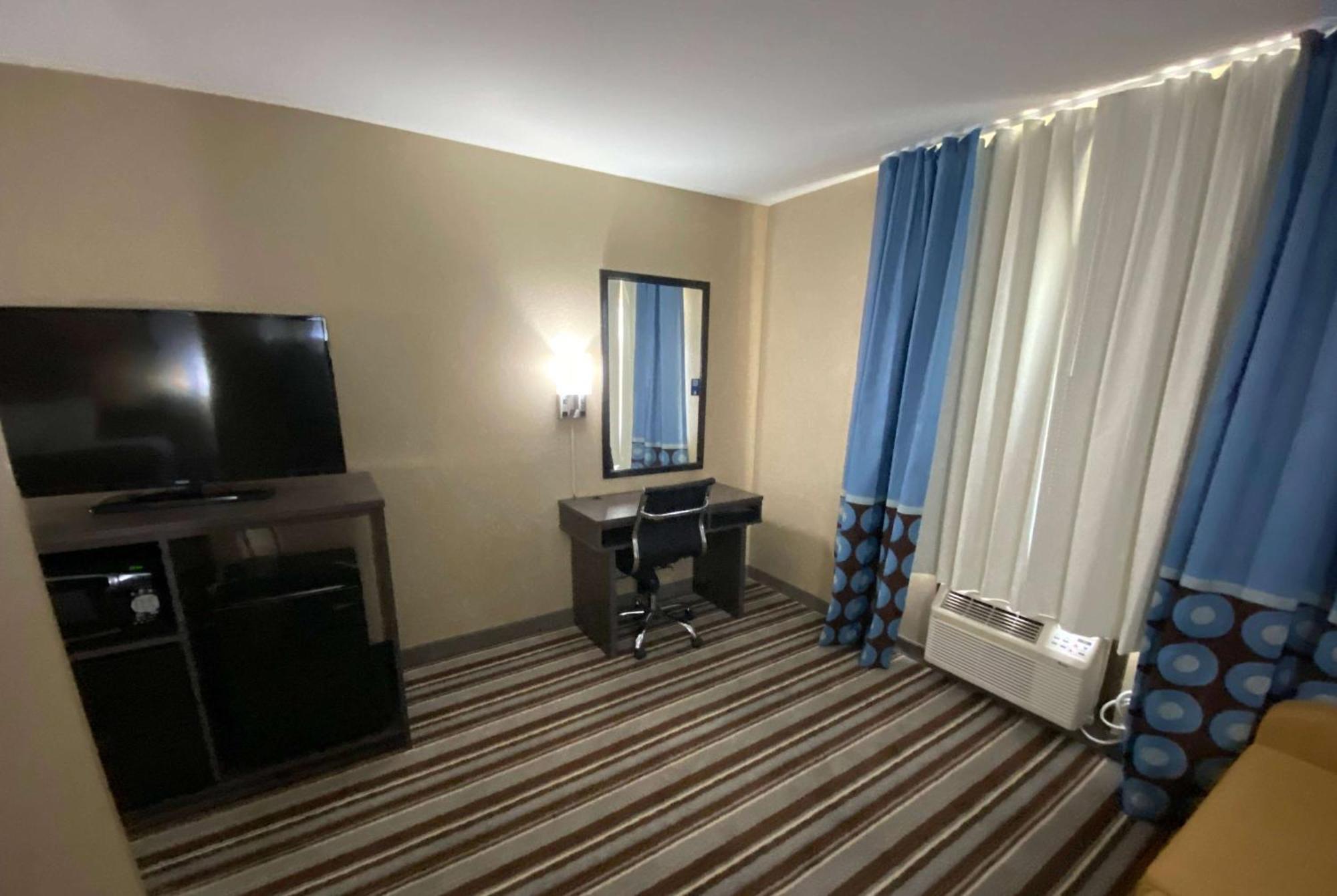 Super 8 by Wyndham Independence Hotel Eksteriør billede